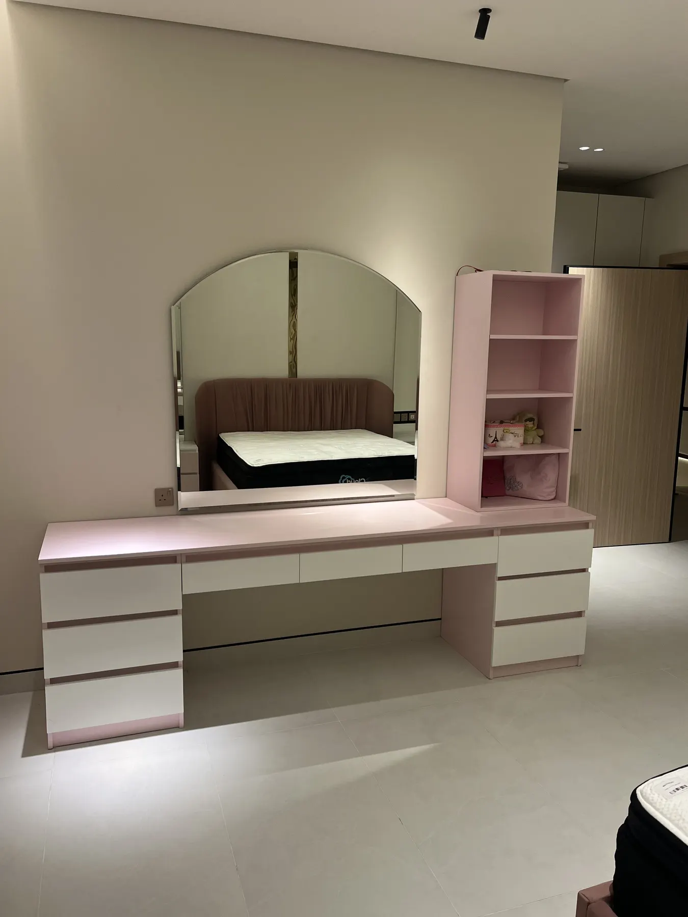 Barashi Residence — Bedroom Suite Collection supporting interior image