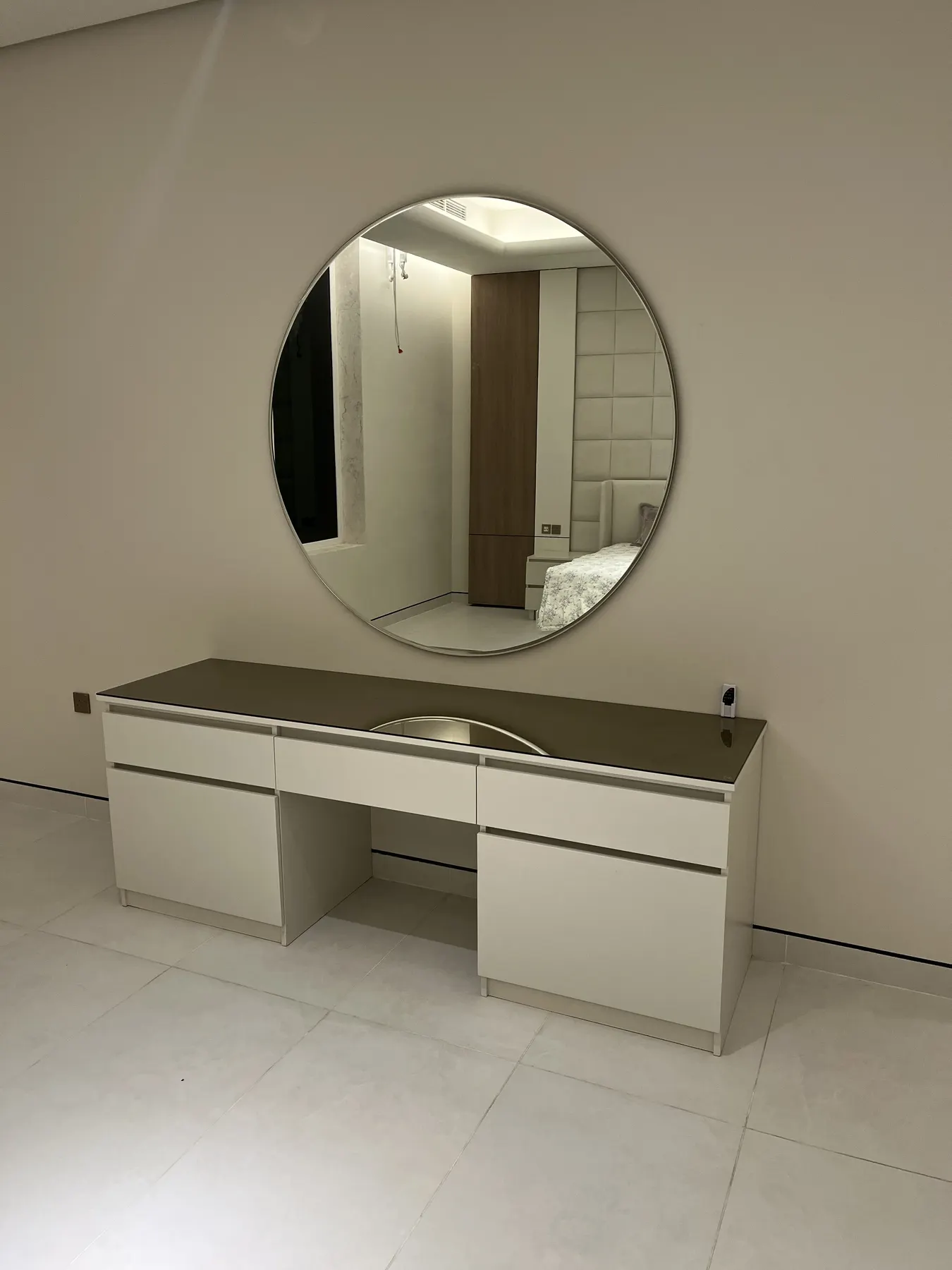 Barashi Residence — Bedroom Suite Collection project photo 4