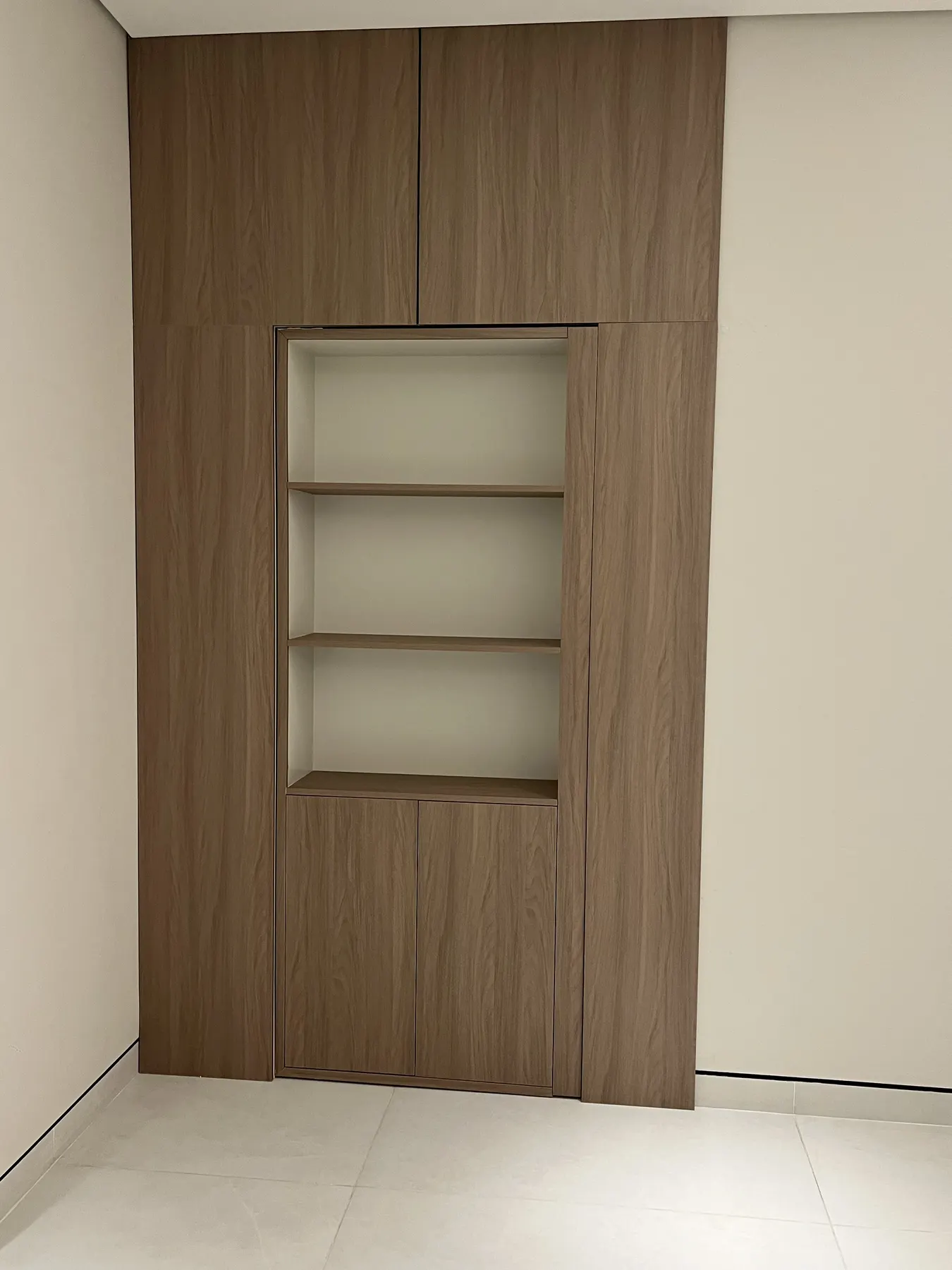 Barashi Residence — Bedroom Suite Collection project photo 5