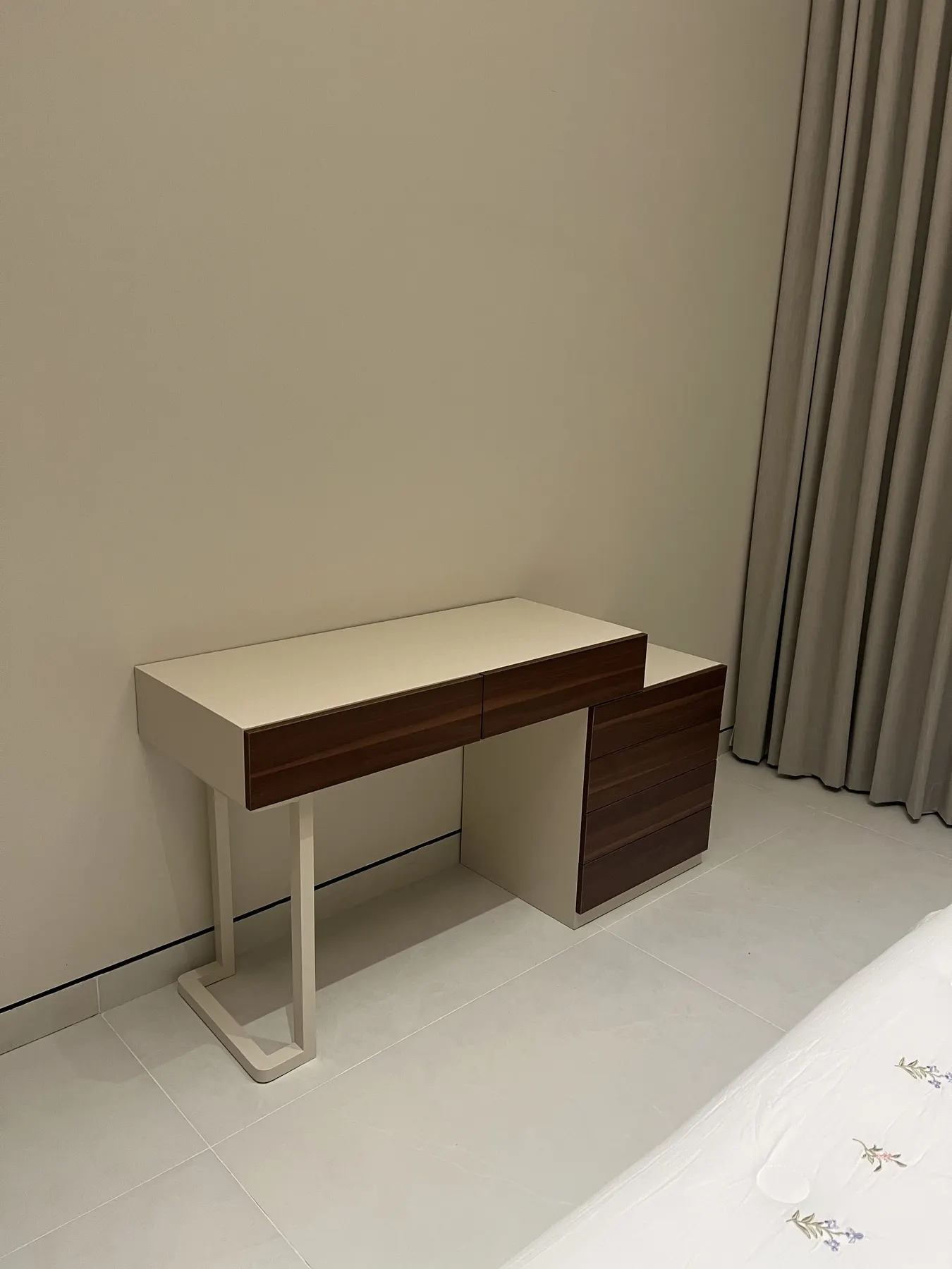 Barashi Residence — Bedroom Suite Collection project photo 8