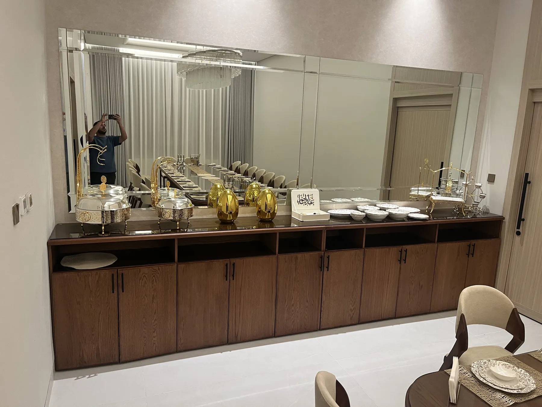 Barashi Residence — Majlis & Dining Joinery project photo 4