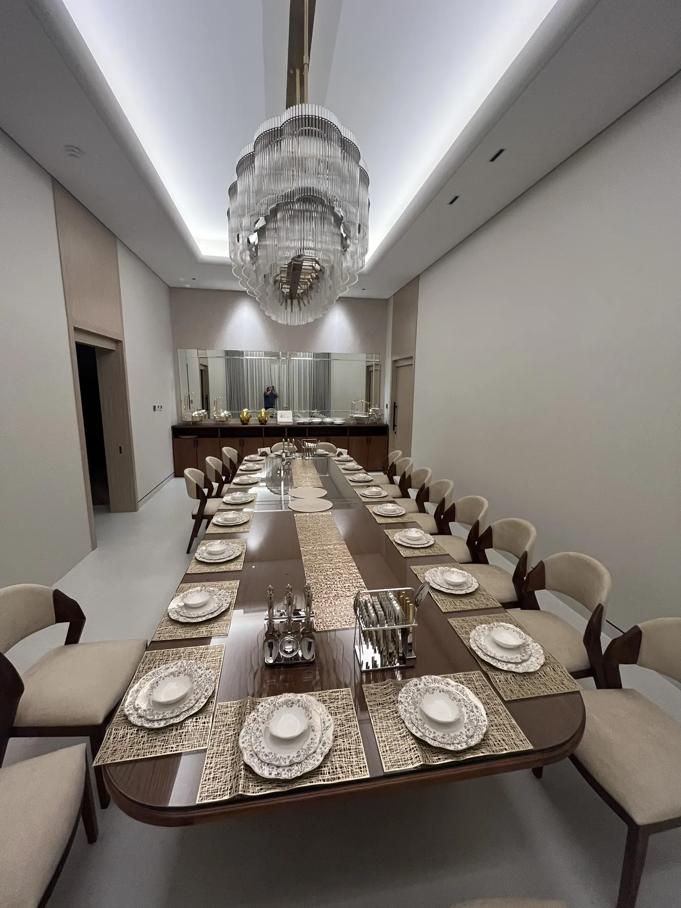 Barashi Residence — Majlis & Dining Joinery project photo 6