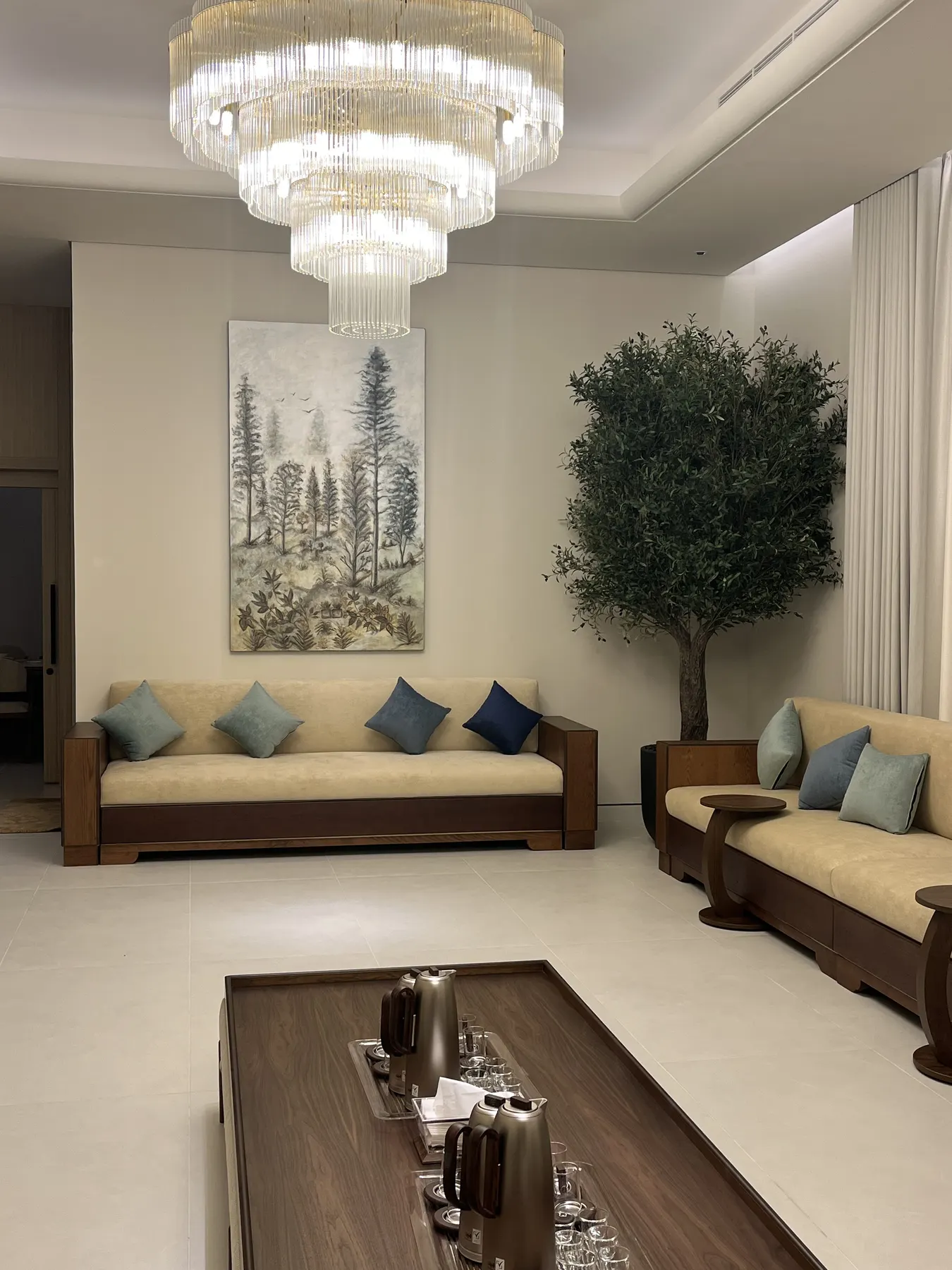 Barashi Residence — Majlis & Dining Joinery project photo 10