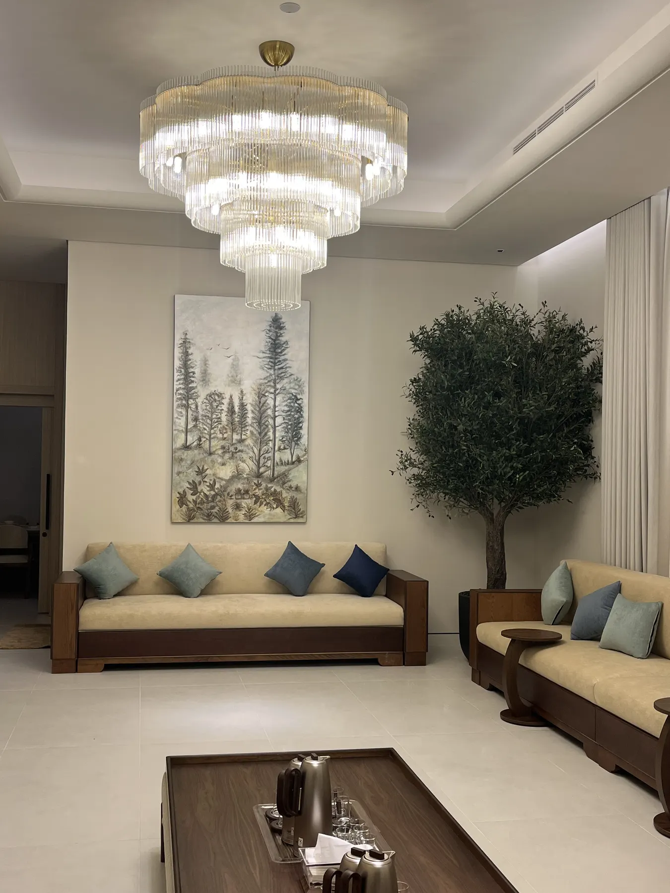 Barashi Residence — Majlis & Dining Joinery project photo 11