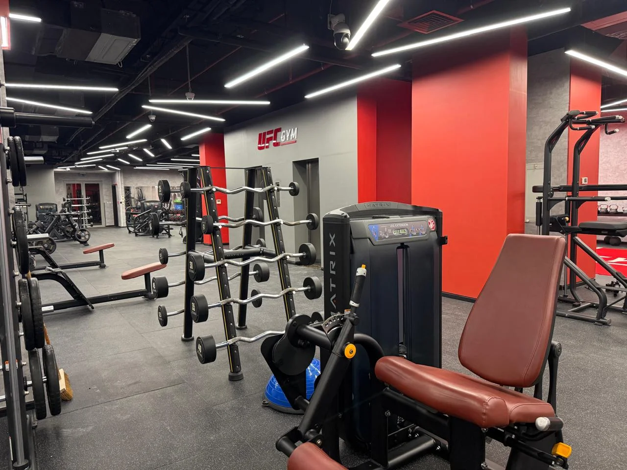 UFC Gym MBZ — Feature Wall & Column Cladding project photo 3