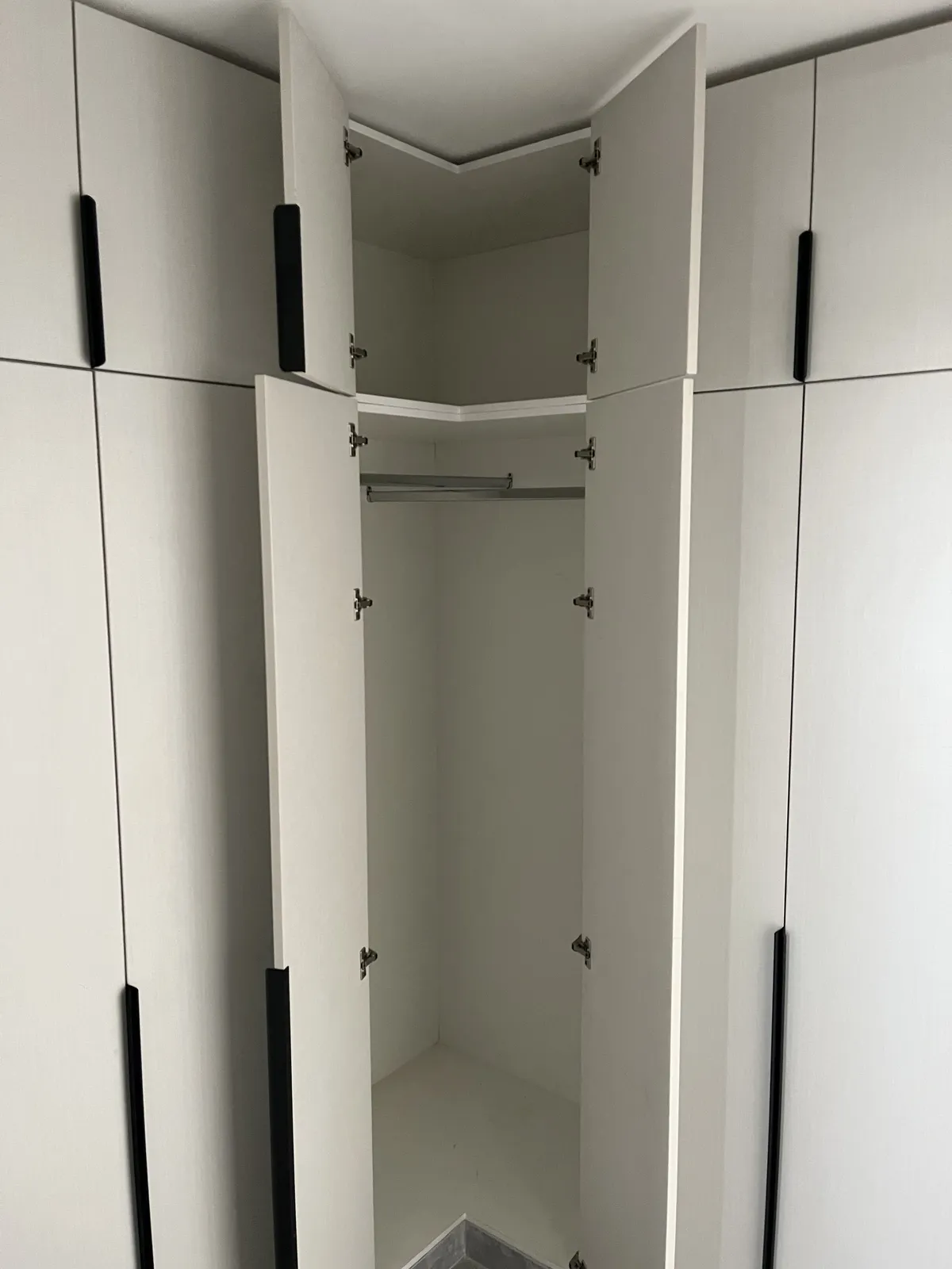 Al Awir Custom Wardrobes project photo 4